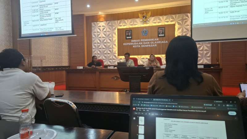 Dokumentasi Rapat dan Sosialisasi Sekolahrumah - 1
